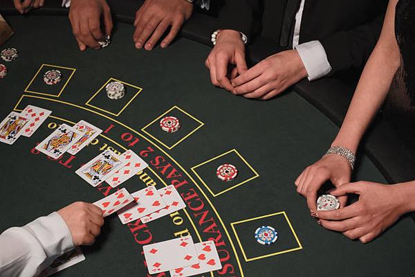 Explore Popular Slot Games at an online casino Singapore for Players